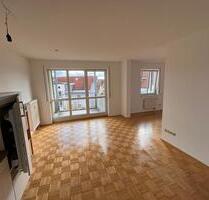 Helle, Lichtdurchflutete 1,5-Zimmer Wohnung mit Balkon&TG-Stellpl - Memmingen