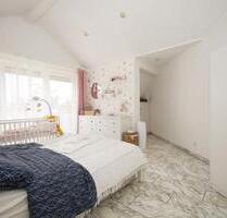 Lichtdurchfutete 2ZKB Dachgeschosswohnung - Wirges