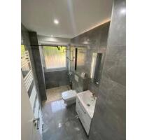 Helle 2-Zimmer Wohnung mit großem Balkon - Berlin Neukölln