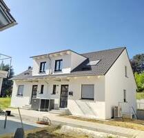 Idyllische & neuwertige 5-Zimmer-DHH mit EBK in Magstadt - Perfe