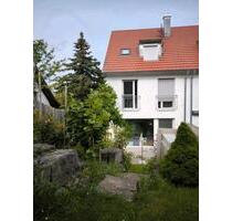 Modernes und lichtdurchflutetes Reihenendhaus in Gundholzen - Gaienhofen