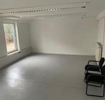 BüroraumFotostudioGalerie etc. - 230,00&nbsp;EUR Kaltmiete, ca.&nbsp; 36,00&nbsp;m&sup2; in Bremen (PLZ: 28259) Huchting