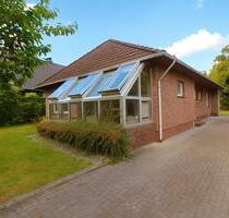 MIETEN MIT KAUFOPTION: Oldenburg-Ofenerdiek | Erstbezug nach Sanierung: Bungalow mit Garten
