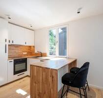 Modern living in Baden-Baden in stilvoll möblierter Hauseinheit