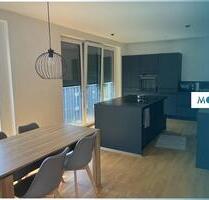 Helle 4-Zimmer-Penthousewohnung mit stilvoller Ausstattung: Tageslichtbad, bodentiefe Fenster & Balkon - Ulm Obertalfingen