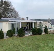 Schönes Haus mit Pavillon, Solaranlage und zwei Garagen - Schweinfurt Haardt