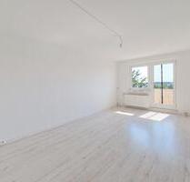 *Einziehen und 6 NKM geschenkt* 2-Zimmer-Wohnung mit Balkon und herrlichem Ausblick - Aken (Elbe)