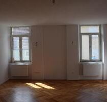 Sanierte Altbauwohnung mit Parkettboden - Grettstadt