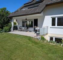 Frisch renovierte 4,5-Zi.-Wohnung mit Garten, Kamin & Garage in - Neu-Ulm Burlafingen