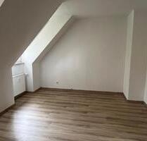 Charmante Dachgeschosswohnung mit viel Potenzial - Rötha