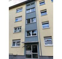 2-Zimmer-Wohnung mit Balkon, Einbauküche, 2x PKW-Stellplätze - Frankfurt am Main Fechenheim