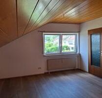 Gut gelegene 3,5 Zi. Dachgeschosswohnung in Ebersbach - Ebersbach an der Fils