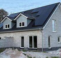 Neubau-DHH mit Seelage – energieeffizient, Garten, moderne Ausst. - Wangerland
