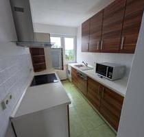 Sanierte 3-Zimmer-Wohnung mit Balkon & EBK inkl. Waschmaschine - Zeitz