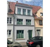 Stilvolles, vollst. renoviertes 5-Raum-Reihenhaus - möbliert - Lübeck Sankt Jürgen