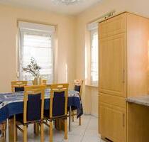 Schöne 3,5-Zimmer-Wohnung, moderne Einbauküche, zentrale Lage - Nürnberg Eberhardshof