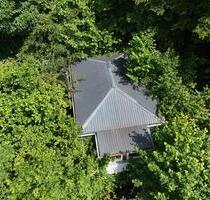 Kleines Freizeit-Wochenendhaus mit Waldgrundstück in Altena