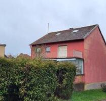 Freistehendes Einfamilienhaus mit Einliegerwohnung für Handwerker - Sankt Ingbert