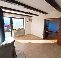 Familienfreundliche 5-Zimmer-Wohnung mit Balkon, Garten und Stell - Greding