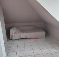 Wg Zimmer dritte etage - 500,00&nbsp;EUR Kaltmiete, ca.&nbsp; 30,00&nbsp;m&sup2; in Sankt Augustin (PLZ: 53757)