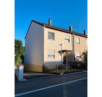 Familienfreundliches Reiheneckhaus mit Garten, 2Balkone & Garage - Eislingen (Fils)