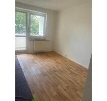 Tolle 2- Raum- Wohnung mit Balkon und Aussicht über Ellefeld!