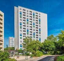 Sofort bezugsfertige 3-Zimmerwohnung mit Balkon! Küche mit Tresen! Aufzug! - Dresden Prohlis