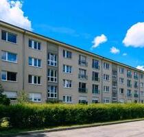 Geräumige 4-Raumwohnung mit Balkon - Hoyerswerda