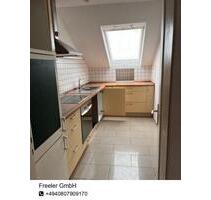 Geräumige 4-Zimmer-Wohnung mit Einbauküche und Balkon in Harburg - Hamburg