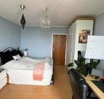 Möbeliertes Zimmer mit Balkon in Freising