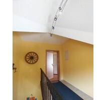 Helle 3-Zi-Dachwohnung mit Balkon (1. Stock)ruhige Lage f.1-2 Per - Großheubach