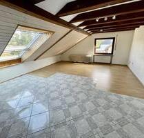 Gemütliche Wohnung in ruhiger Lage, mit EBK und Pkw-Stellplatz! - Würzburg Lindleinsmühle