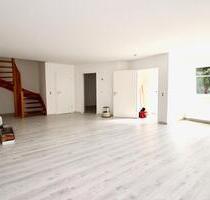 Ein Traum - 3-Raum-Wohnung - Maisonette - neu saniert l Balkon, Badewanne, Gäste-WC, Laminat - Dahme/Mark