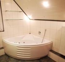 Klein-Gerau 2,5 Zimmer, Küche, Bad DG Wohnung - Büttelborn