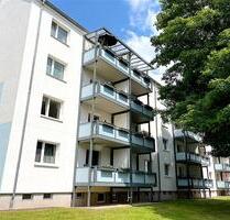 Frisch renoviert mit Sonnenbalkon im 1. OG! - Zwickau Zwickau-West