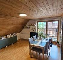 Schöne 3 Zimmer Dachgeschoss Wohnung in Burglauer
