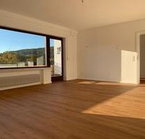 Familientraum - Große 4-Zimmer Wohnung mit Wintergarten u. Balkon - Eppstein