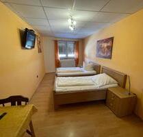möbliertes Zimmer mit eigenem Bad und Gemeinschaftsküche - Bruchsal