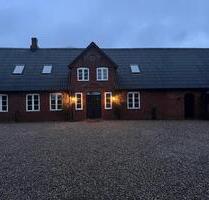 Haus zu vermieten in Jejsing - 900,00 EUR Kaltmiete, ca.  250,00 m² in Süderlügum (PLZ: 25923)