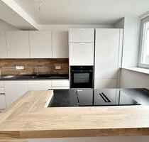 *** Moderne 3-Raum-Wohnung im sanierten Gymnasiumgebäude *** - Zwickau