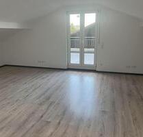 Außergewöhnlich große 2-Zimmer-Dachgeschosswohnung mit Dachterrasse - Gangkofen