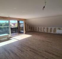 Schöne kernsanierte 4,5 Raum DG Wohnung mit Balkon in Rodenbach