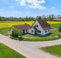 Großzügiges Grundstück mit genehm. Bauvorbescheid und Altbestand in idyllischer Lage bei Bruckberg