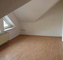 Schöne Dachgeschosswohnung, Leer, Nähe Gymnasium - Leer (Ostfriesland)