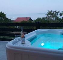 Ferienhaus mit Pool, Whirlpool & Panoramablick auf den Balaton - Dresden
