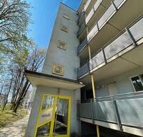 Großzügige, renovierte 3-Zi.-Whg. mit 2 Balkonen und moderner Ausstattung - München Pasing-Obermenzing