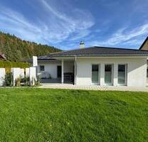 Bungalow mit Terrasse, Garten, Garage und Stellplätzen - Geisingen