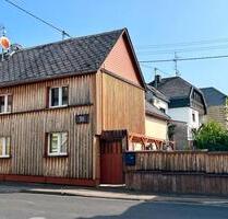 Charmantes Einfamilienhaus mit Hof & Scheune in Kördorf - Schönborn