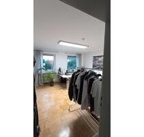 Großes Zimmer in 3er WG - 820,00&nbsp;EUR Kaltmiete, ca.&nbsp; 22,00&nbsp;m&sup2; in München (PLZ: 80809) Am Riesenfeld