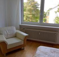 WG Zimmer in schönem neu renoviertem, möbliertem, 3 Zimmer Apartm - München Am Hart